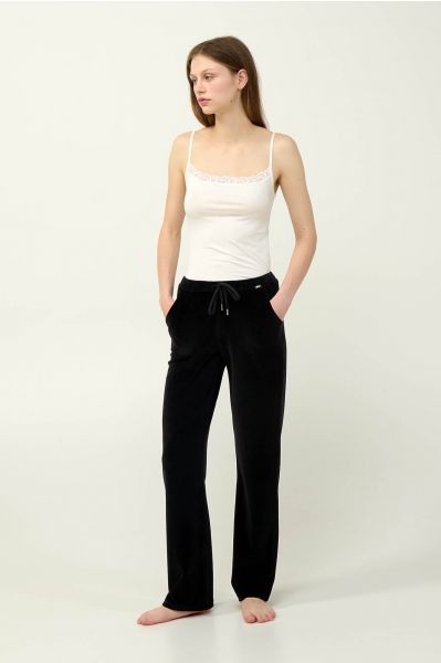 ΠΑΝΤΕΛΌΝΙ ΓΥΝΑΙΚΕΊΟ