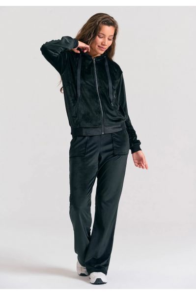 ΓΥΝΑΙΚΕΊΟ ΑΘΛΗΤΙΚΌ ΠΑΝΤΕΛΌΝΙ