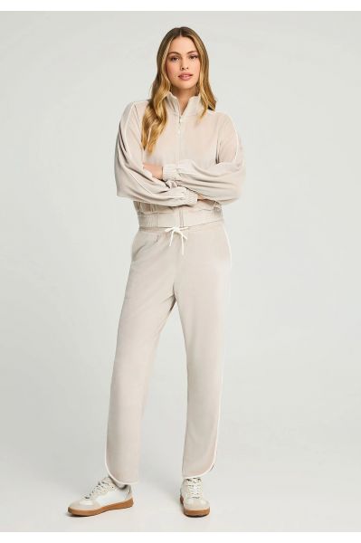 ΓΥΝΑΙΚΕΊΟ ΑΘΛΗΤΙΚΌ ΠΑΝΤΕΛΌΝΙ